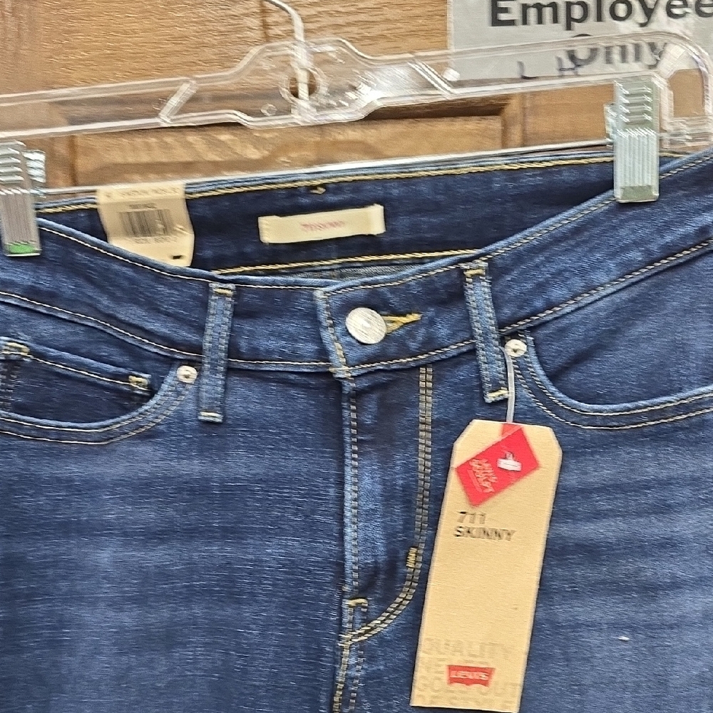 Levi's Women's Deep Indigo Ripped Skinny Jeans - Picture 4 of 7